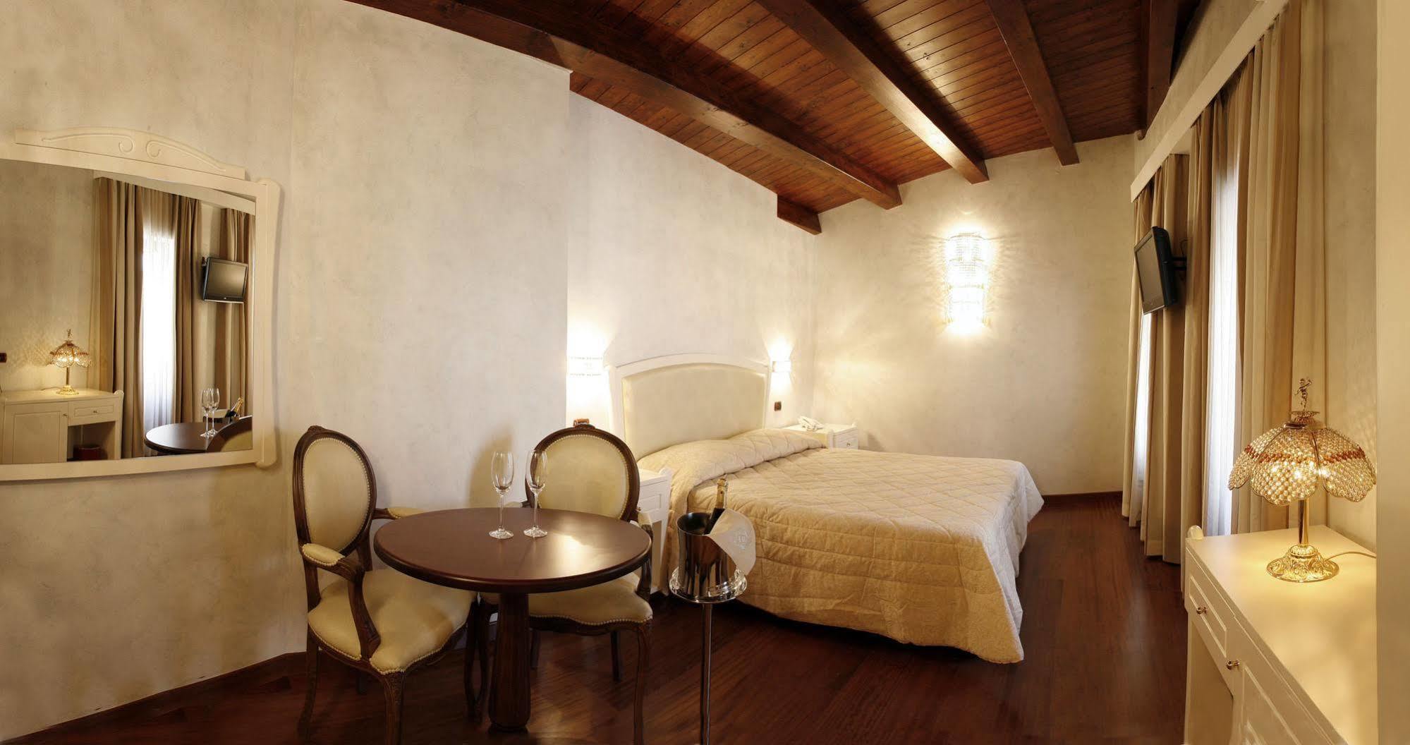 Hotel Rojan Sulmona Exterior foto