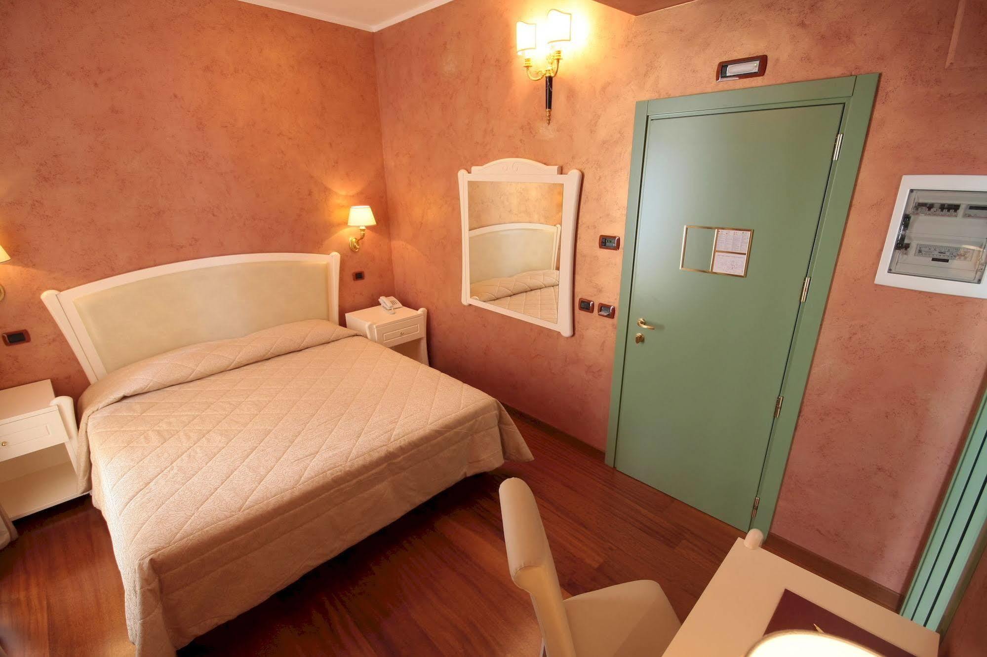 Hotel Rojan Sulmona Exterior foto